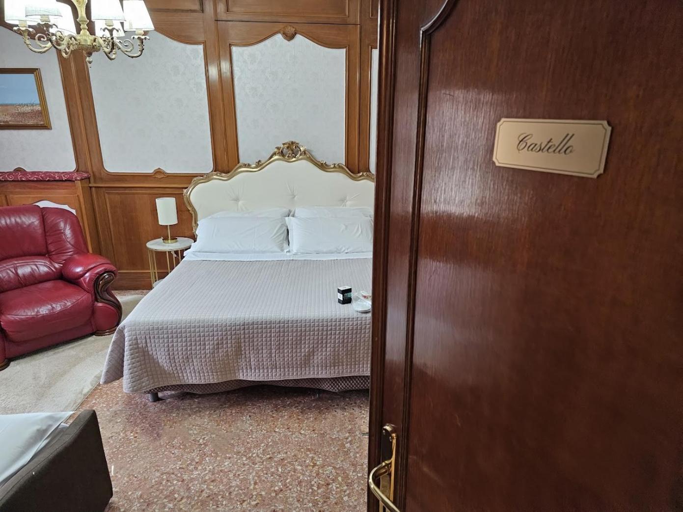 Venezia Canal View Room photo